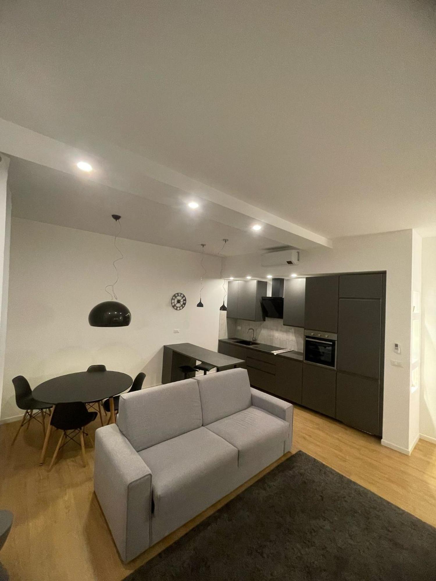 Trieste Centrale Luxury Apartament In Stile Moderno Exterior photo